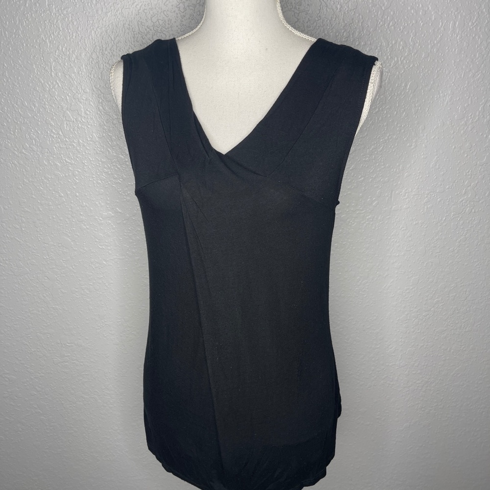 Pleione -Black tank top‎ - Picture 6 of 9